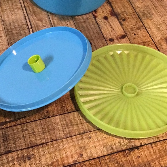 Tupperware large pitcher - Picture 4 of 6